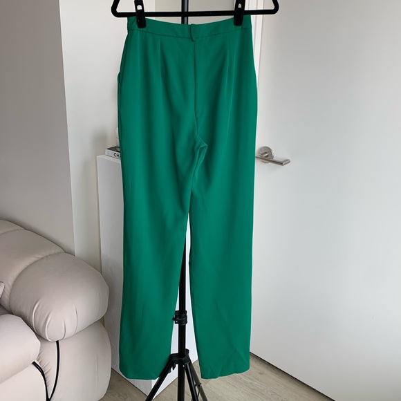 NWT Green Two Piece Pantsuit Set - Picture 11 of 12